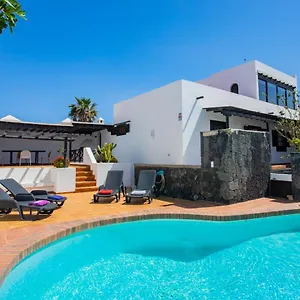 casa-seara-piscina-wifi-y-400-metro-de-la-playa.in-canary-islands.com/